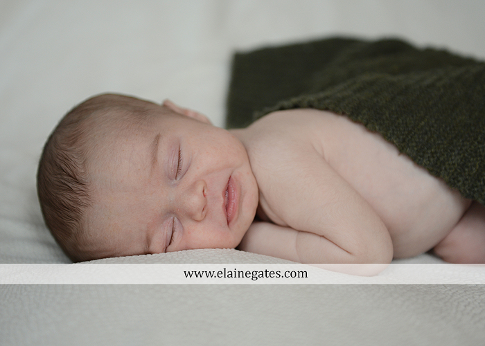 Mechanicsburg Central PA newborn baby portrait photographer girl sleeping indoor blanket sister mother jm 04