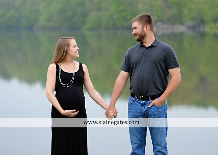 Mechanicsburg Central PA portrait photographer maternity outdoor field pinchot state park Lewisberry lake water boat dock holding hands kiss jb 3