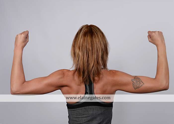 mechanicsburg-central-pa-business-corporate-michelle-ramsay-fitness-indoor-weights-bands-muscle-stretch-personal-trainer-outdoor-daughter-grass-plank-mr-04