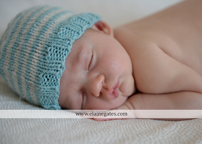mechanicsburg-central-pa-newborn-baby-portrait-photographer-boy-sleeping-blanket-knit-hat-stool-brother-kiss-mother-father-feet-family-ad-05
