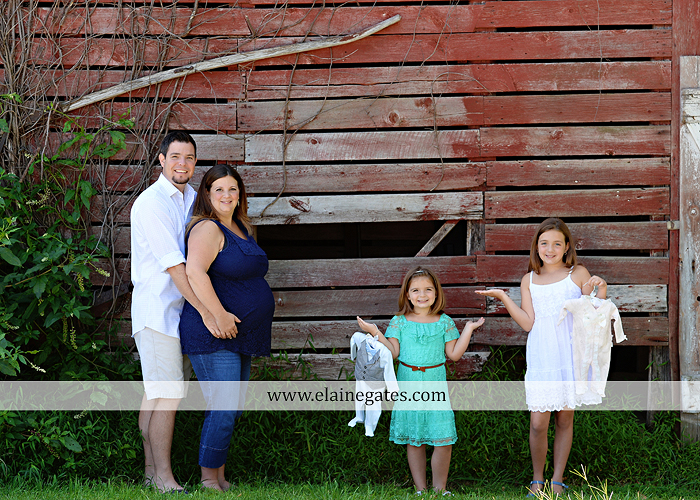 mechanicsburg-central-pa-portrait-photographer-maternity-outdoor-mother-father-daughters-family-kids-field-path-sonogram-husband-wife-baby-bump-barn-shed-hug-kiss-sh-07