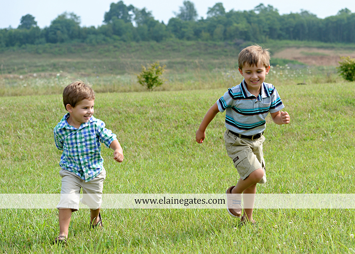 mechanicsburg-central-pa-family-portrait-photographer-outdoor-father-mother-brother-sister-son-daughter-field-siblings-extended-family-husband-wife-kids-children-baseball-dance-sf-09