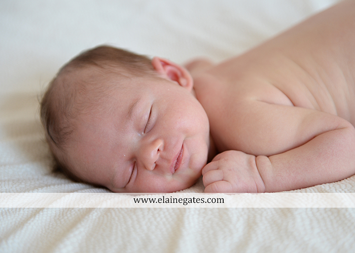 mechanicsburg-central-pa-newborn-baby-portrait-photographer-boy-sleeping-blanket-knit-hat-stool-brother-kiss-mother-father-feet-family-ad-01