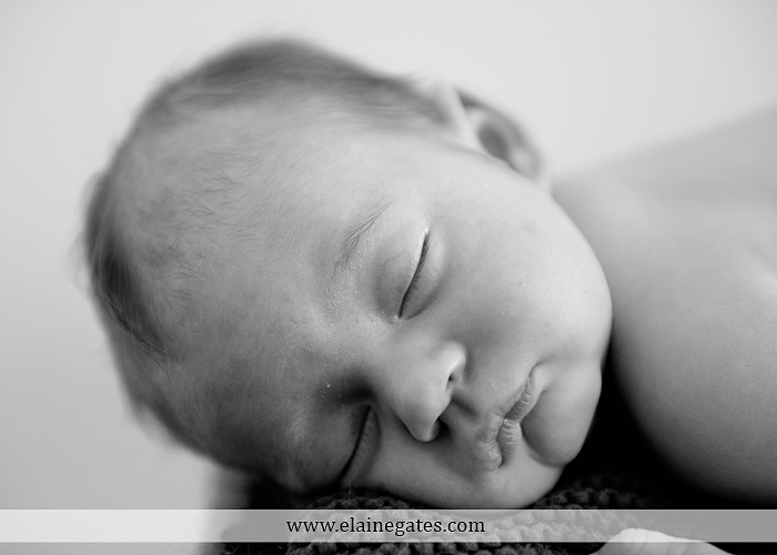 mechanicsburg-central-pa-newborn-baby-portrait-photographer-boy-sleeping-blanket-knit-hat-stool-brother-kiss-mother-father-feet-family-ad-07