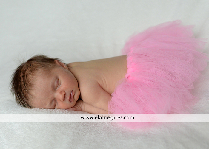 Mechanicsburg Central PA newborn baby portrait photographer girl sleeping indoor blanket brother bow tutu outdoor trees father mother family km 09