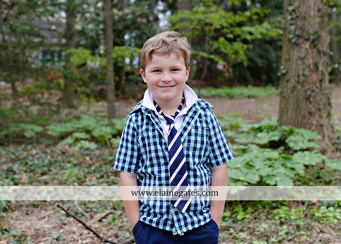 Mechanicsburg Central PA newborn baby portrait photographer girl sleeping indoor blanket brother bow tutu outdoor trees father mother family km 11