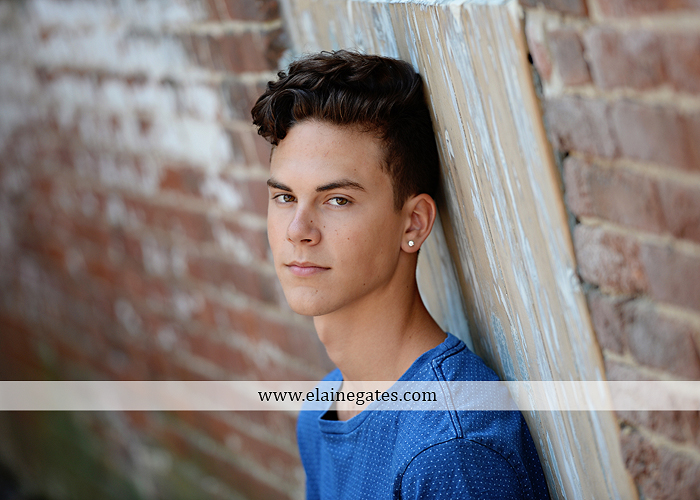 mechanicsburg-central-pa-senior-portrait-photographer-outdoor-male-guy-formal-brick-wall-urban-wooden-door-cracked-paint-bench-ukulele-ls-2