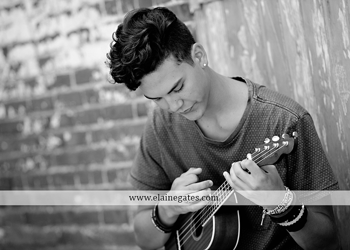 mechanicsburg-central-pa-senior-portrait-photographer-outdoor-male-guy-formal-brick-wall-urban-wooden-door-cracked-paint-bench-ukulele-ls-4