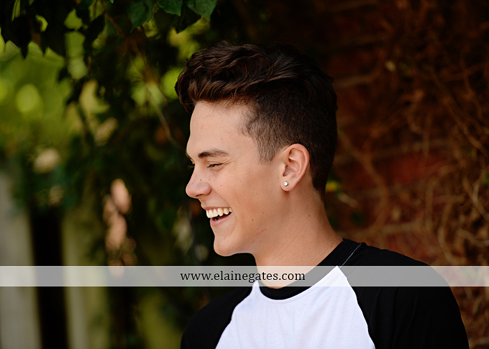 mechanicsburg-central-pa-senior-portrait-photographer-outdoor-male-guy-formal-brick-wall-urban-wooden-door-cracked-paint-bench-ukulele-ls-8
