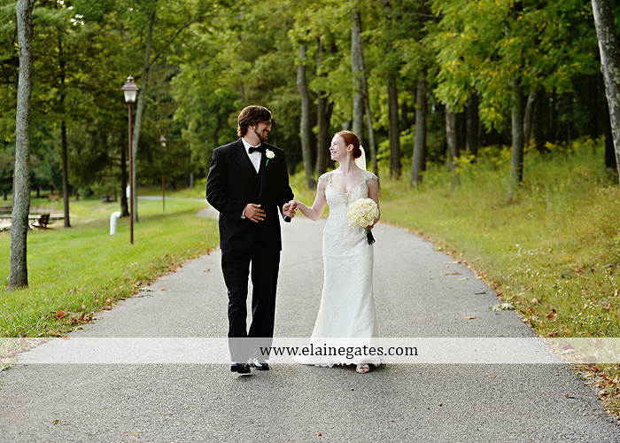 roundtop-mountain-resort-wedding-photographer-lewisberry-pa-atland-house-amys-custom-cakery-pealers-klock-entertainment-gowns-by-design-strictly-formals-maggie-sottero-the-jewel-box-zales17