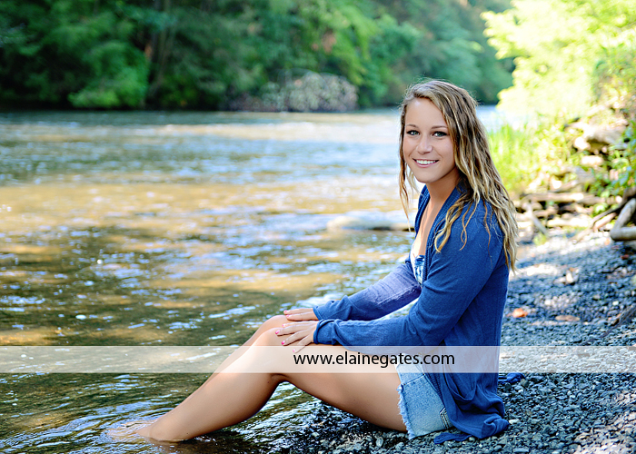 red land high school senior pictures outdoor bw 7